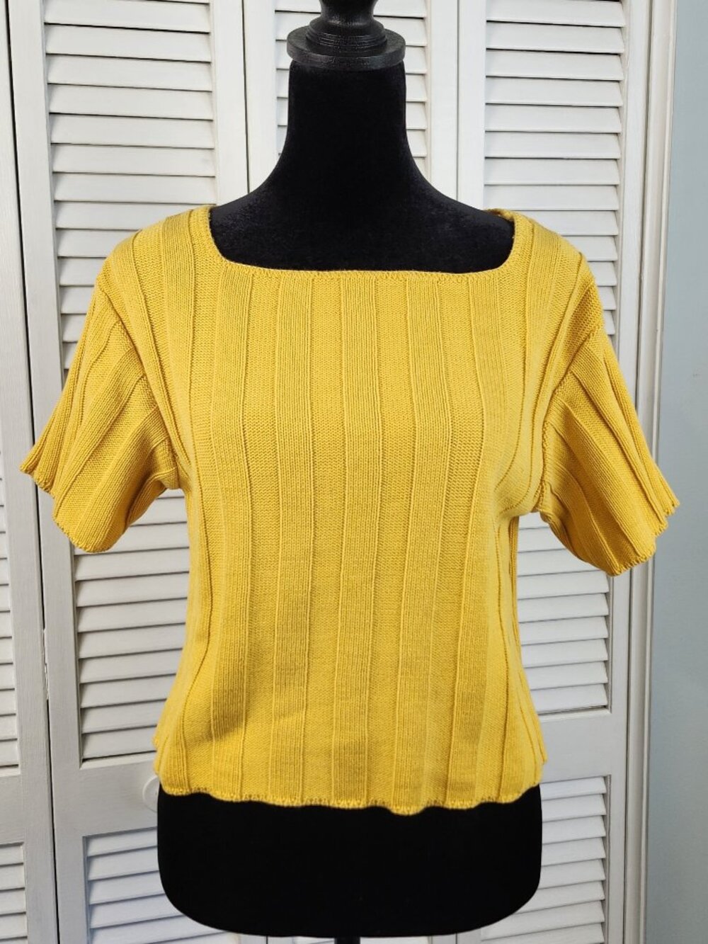 Y2K Pierre Cardin Yellow Short Sleeve Ribbed Knit Sweater size Medium